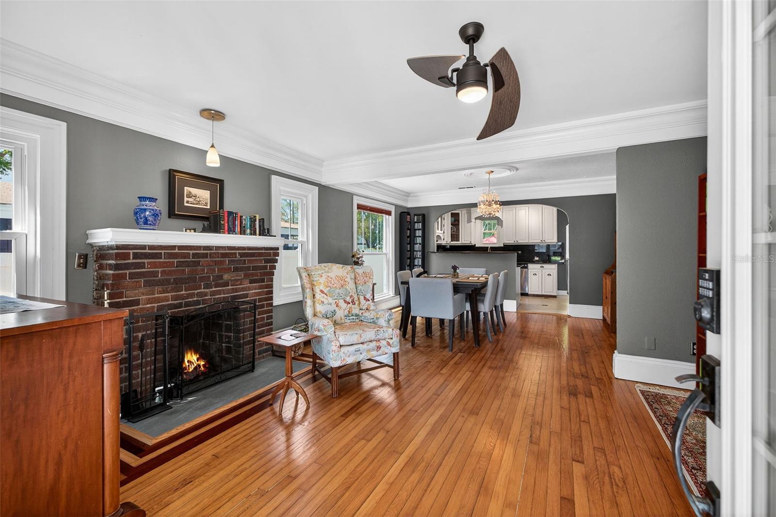 Image 8 of 42 For 2445 6th Avenue N