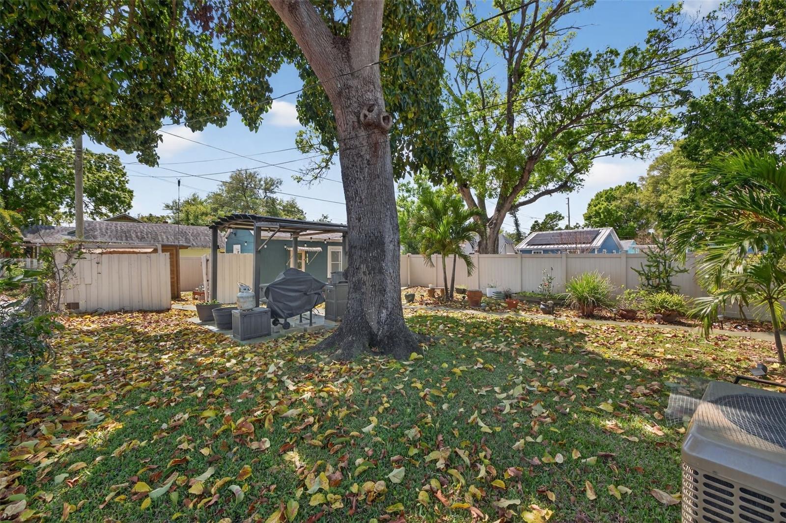 Image 16 of 19 For 2270 7th Avenue N