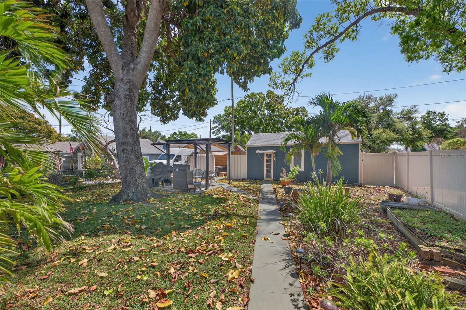 Image 17 of 19 For 2270 7th Avenue N