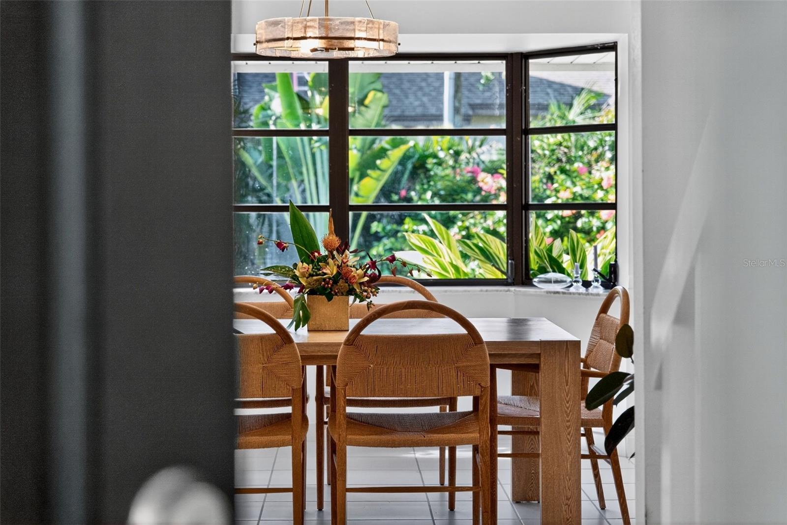 Image 12 of 75 For 1835 Serpentine Drive S