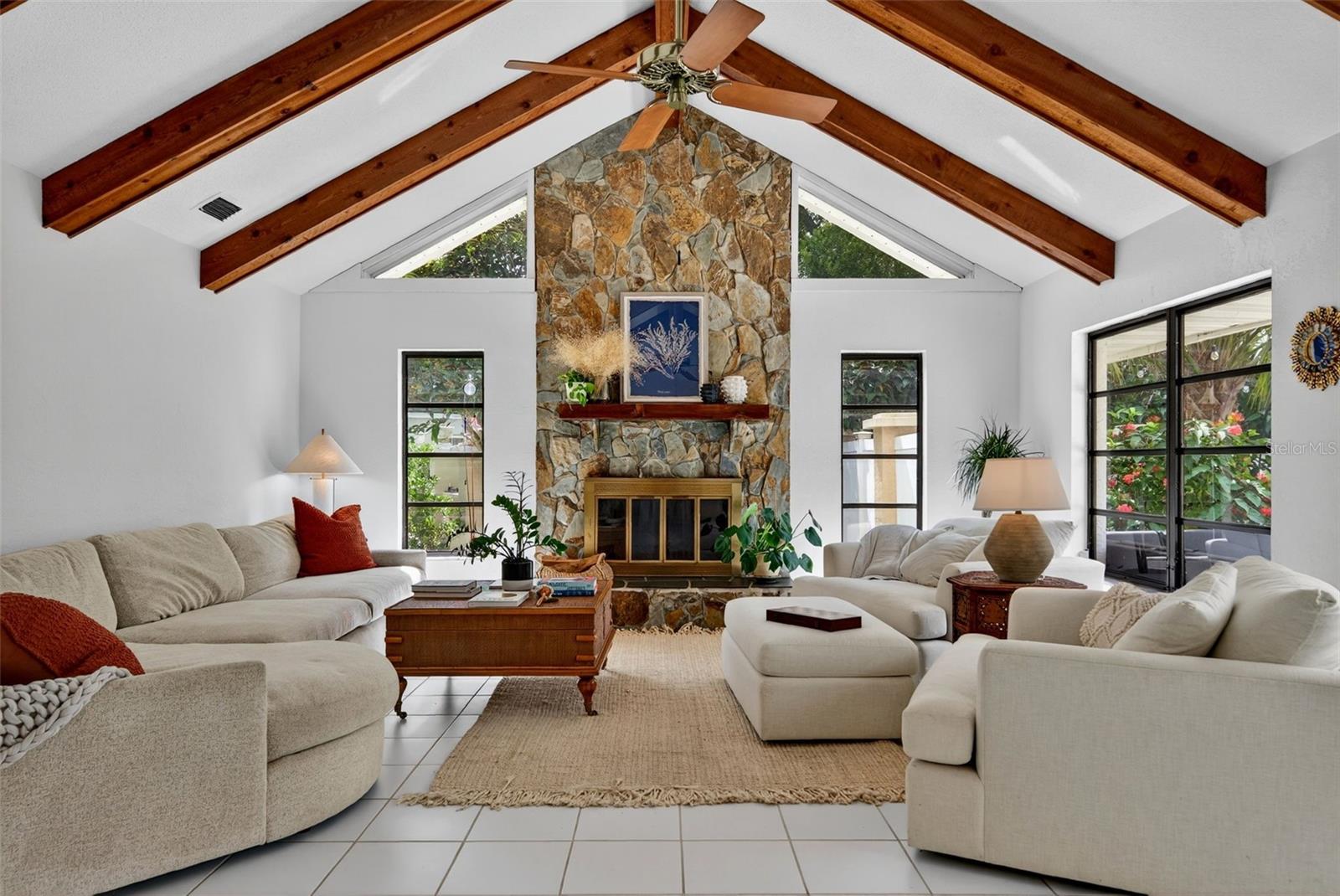 Image 16 of 75 For 1835 Serpentine Drive S