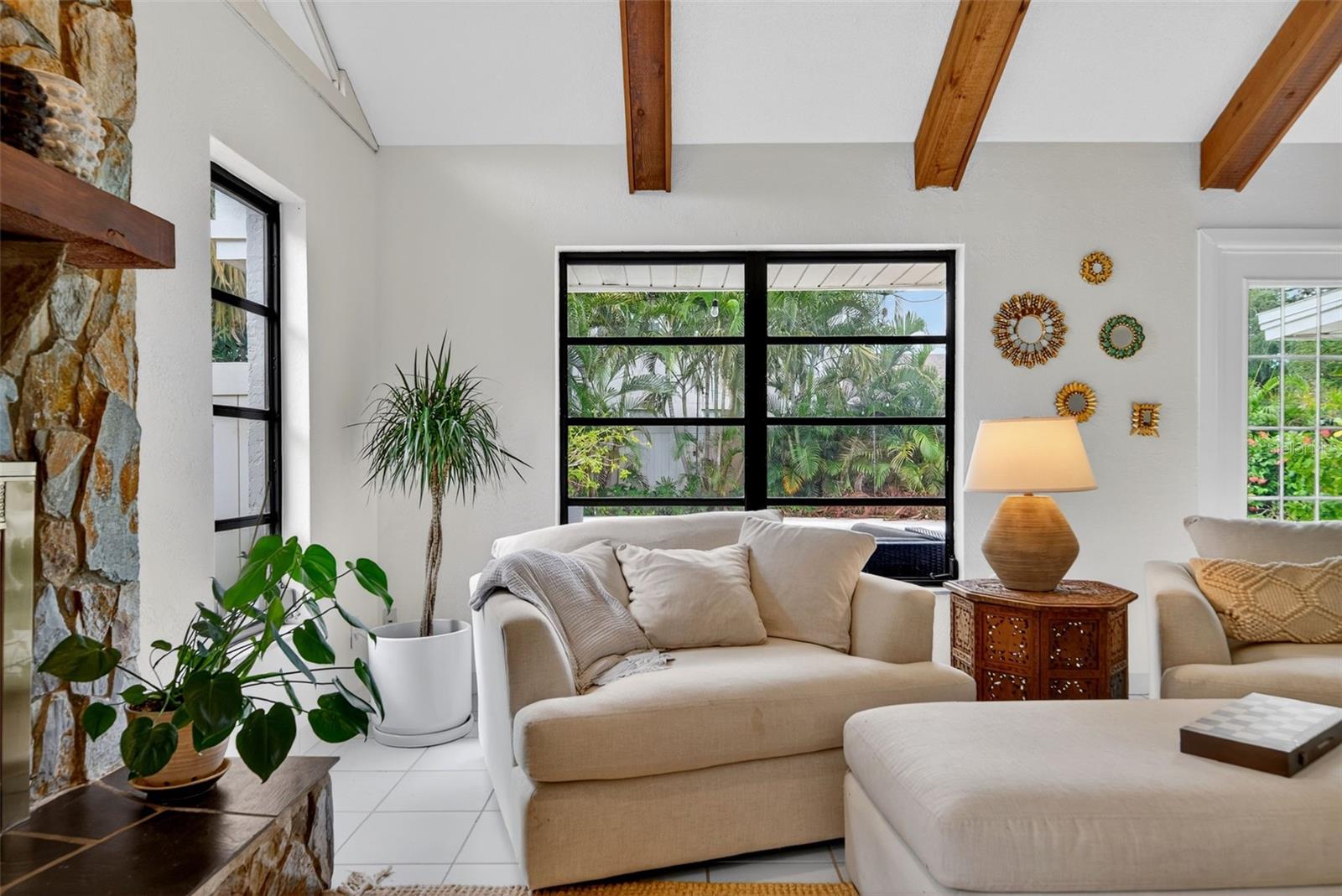 Image 24 of 75 For 1835 Serpentine Drive S