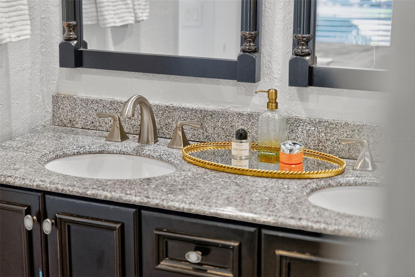 Image 28 of 75 For 1835 Serpentine Drive S