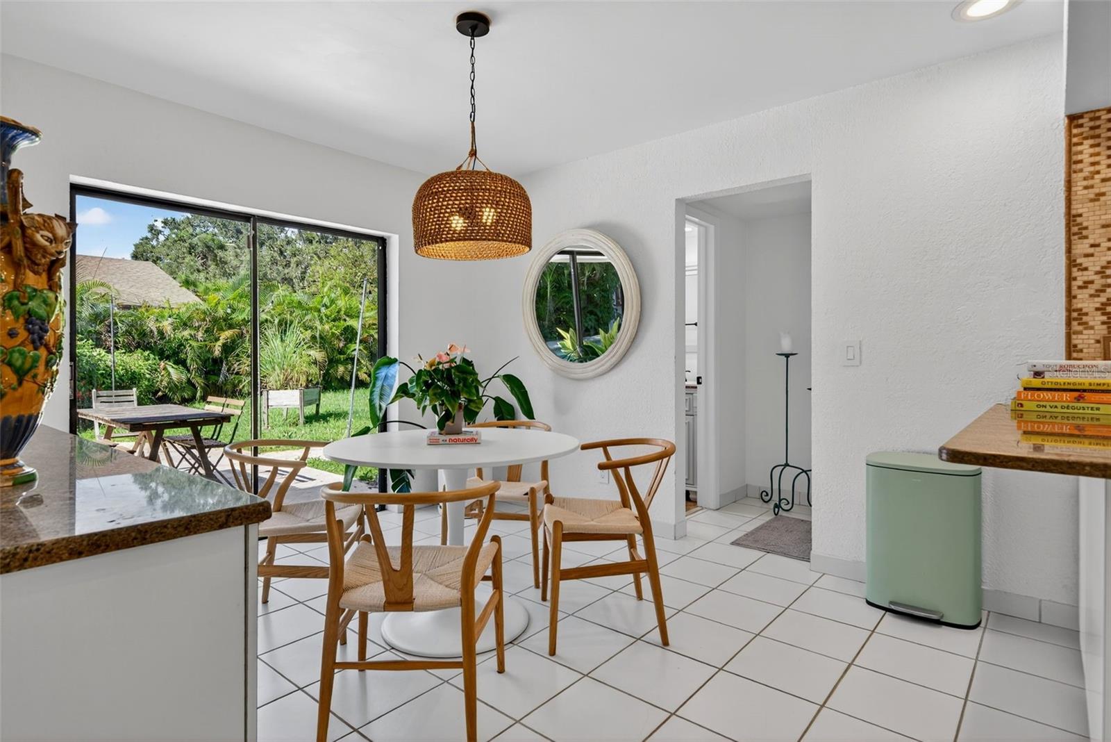 Image 29 of 75 For 1835 Serpentine Drive S