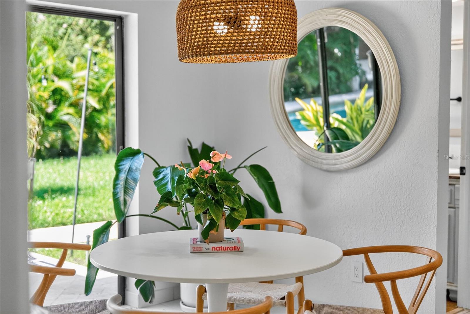 Image 30 of 75 For 1835 Serpentine Drive S