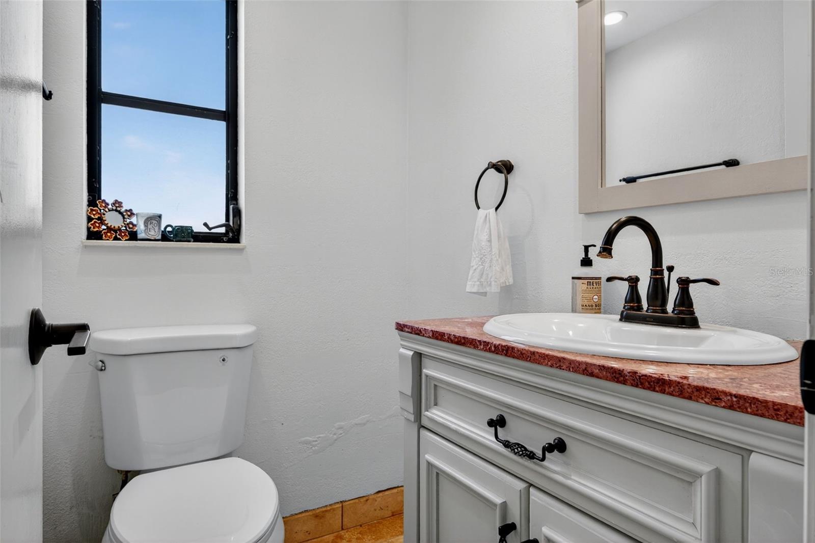 Image 37 of 75 For 1835 Serpentine Drive S