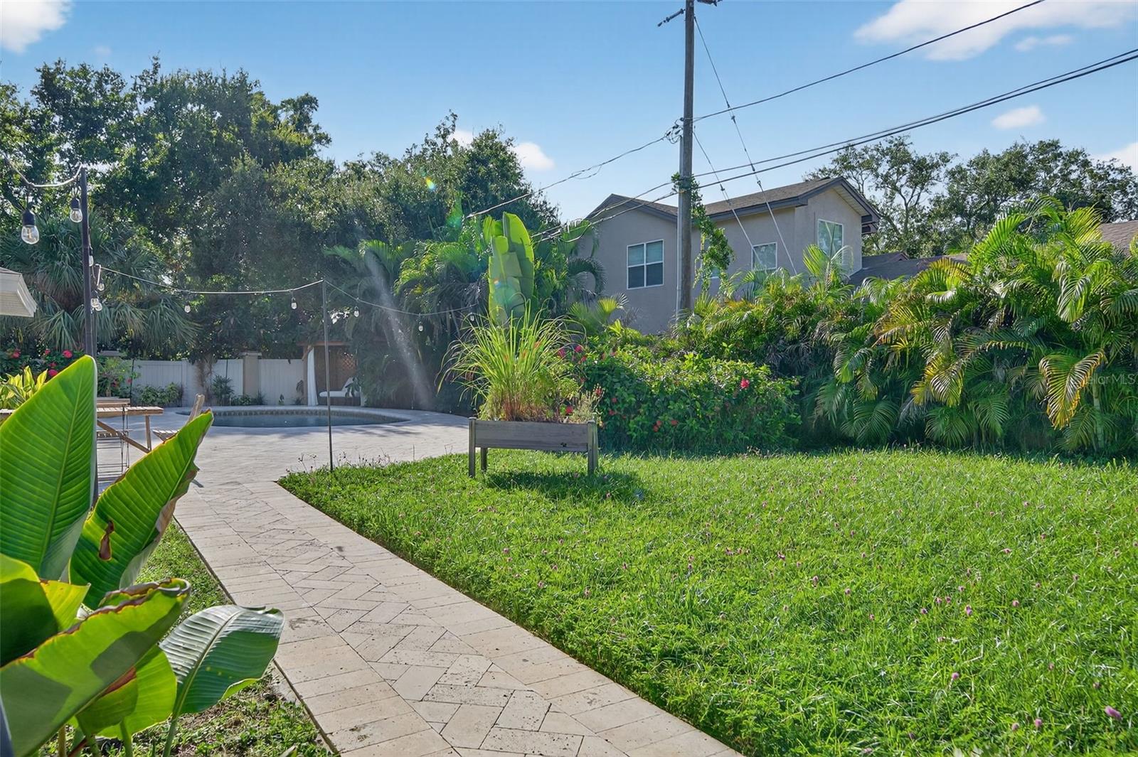 Image 49 of 75 For 1835 Serpentine Drive S