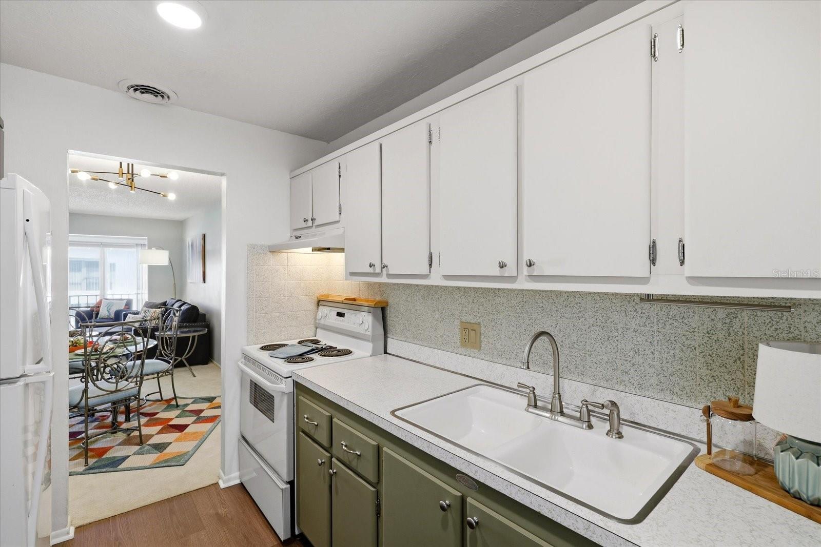 Image 12 of 26 For 2060 Marilyn Street 211