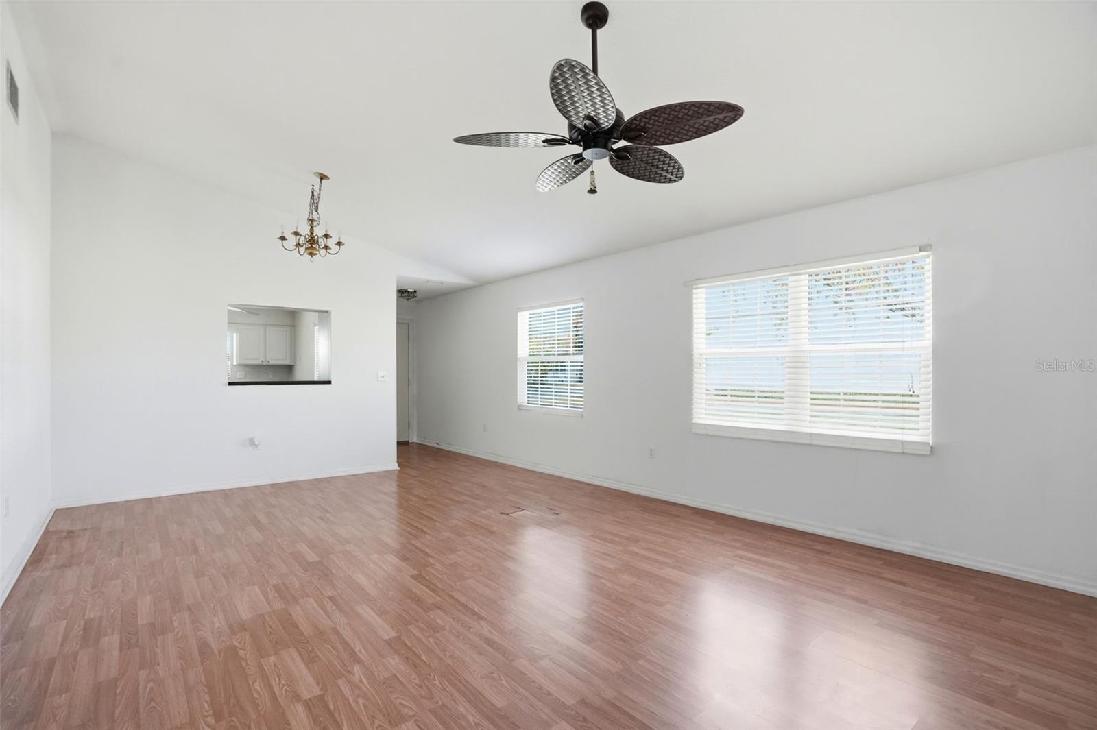 Image 10 of 31 For 37443 Redberry Court