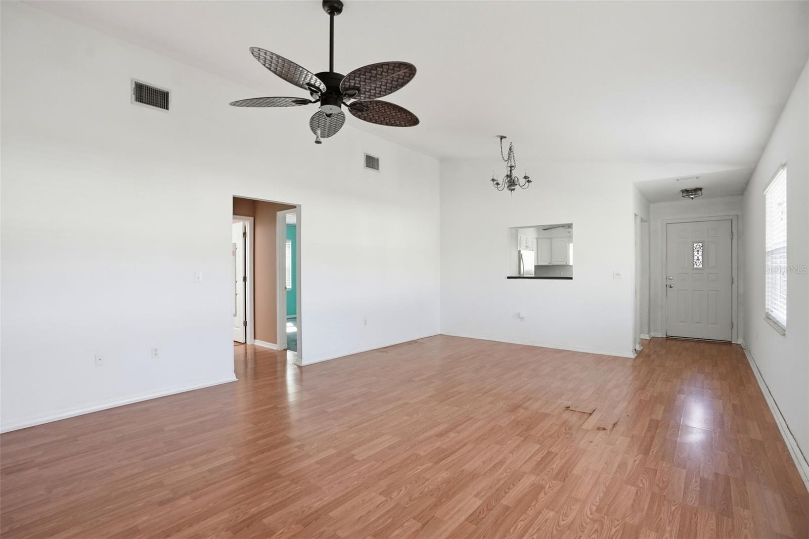 Image 11 of 31 For 37443 Redberry Court