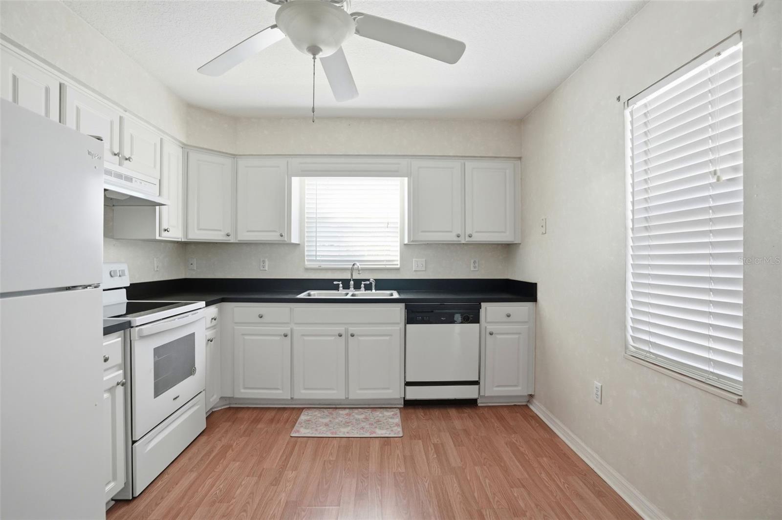 Image 5 of 31 For 37443 Redberry Court