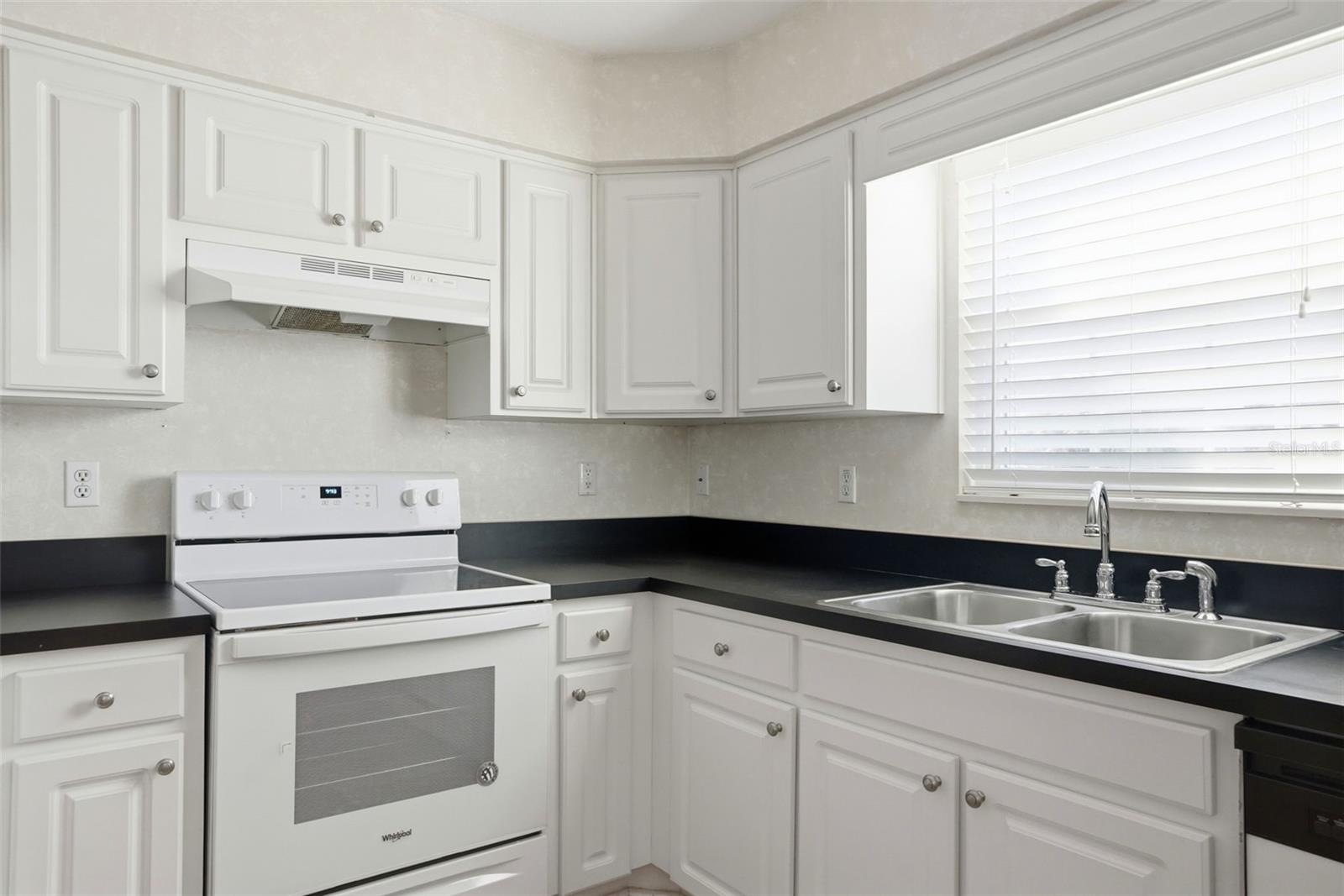 Image 6 of 31 For 37443 Redberry Court