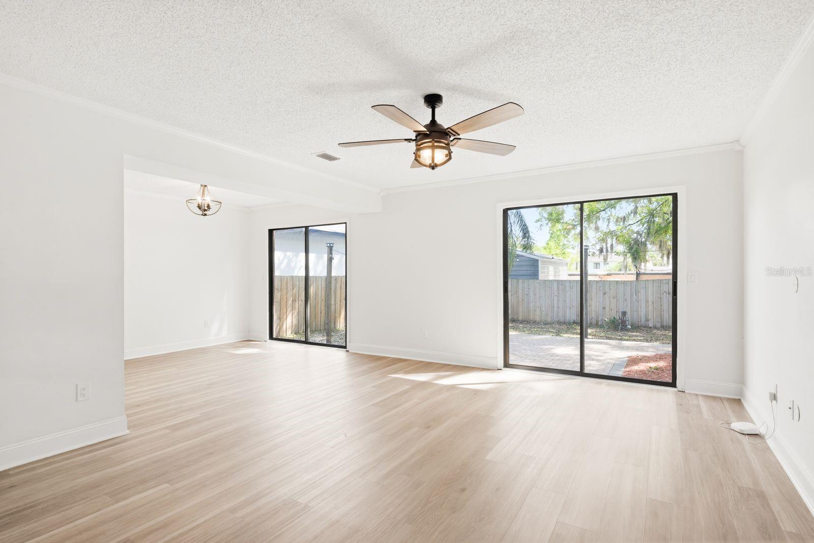 Image 10 of 45 For 2204 Howard Lane