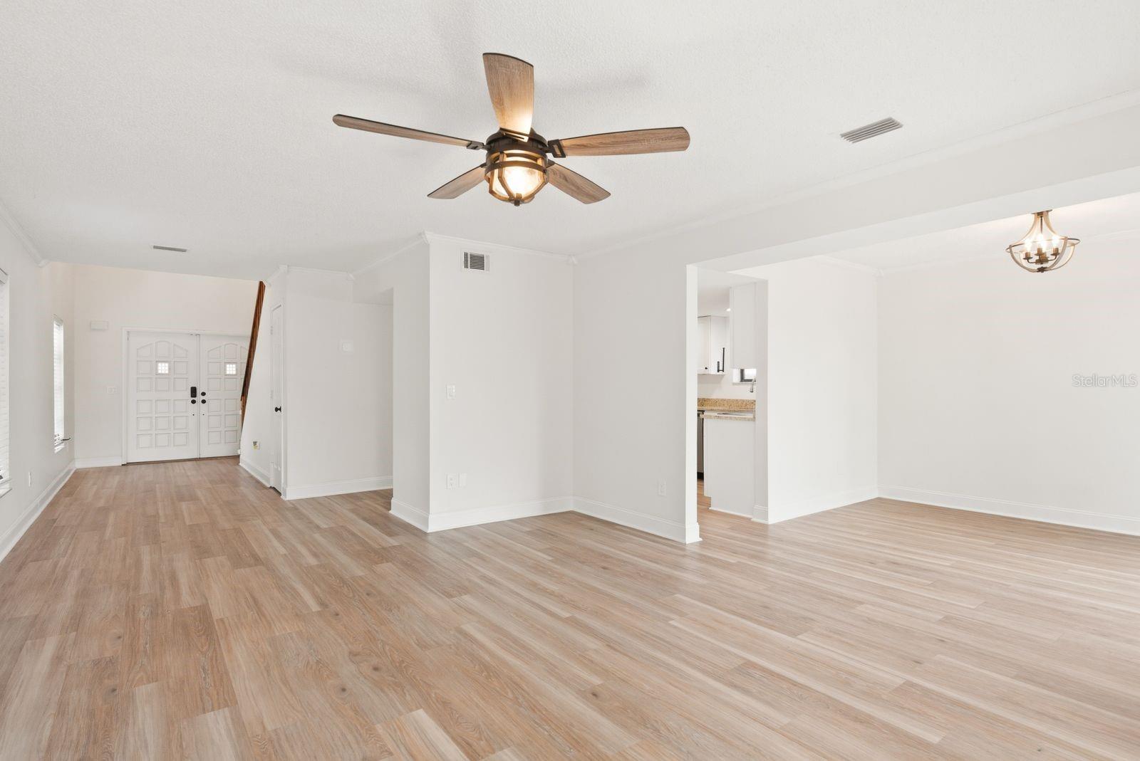 Image 12 of 45 For 2204 Howard Lane