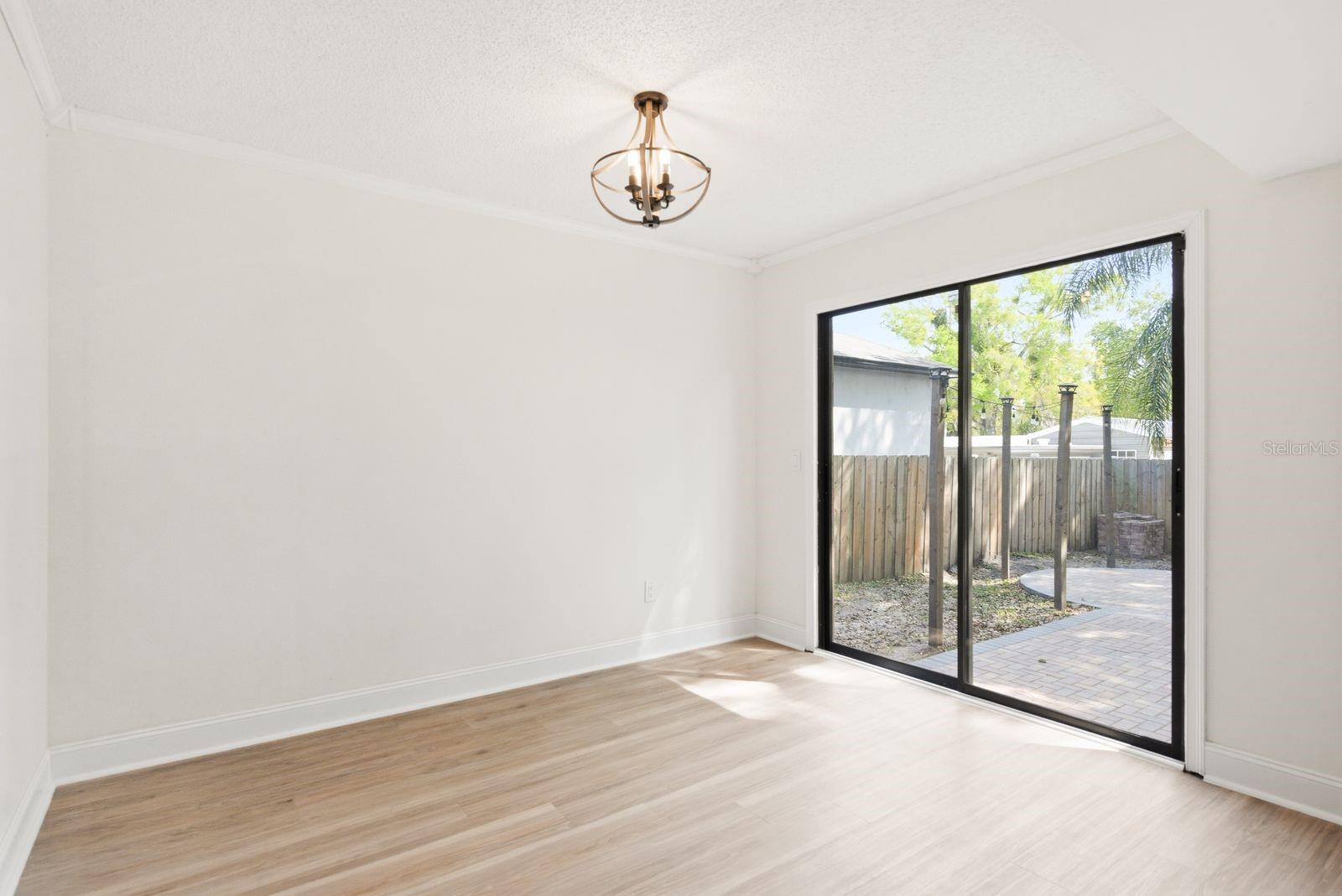 Image 13 of 45 For 2204 Howard Lane