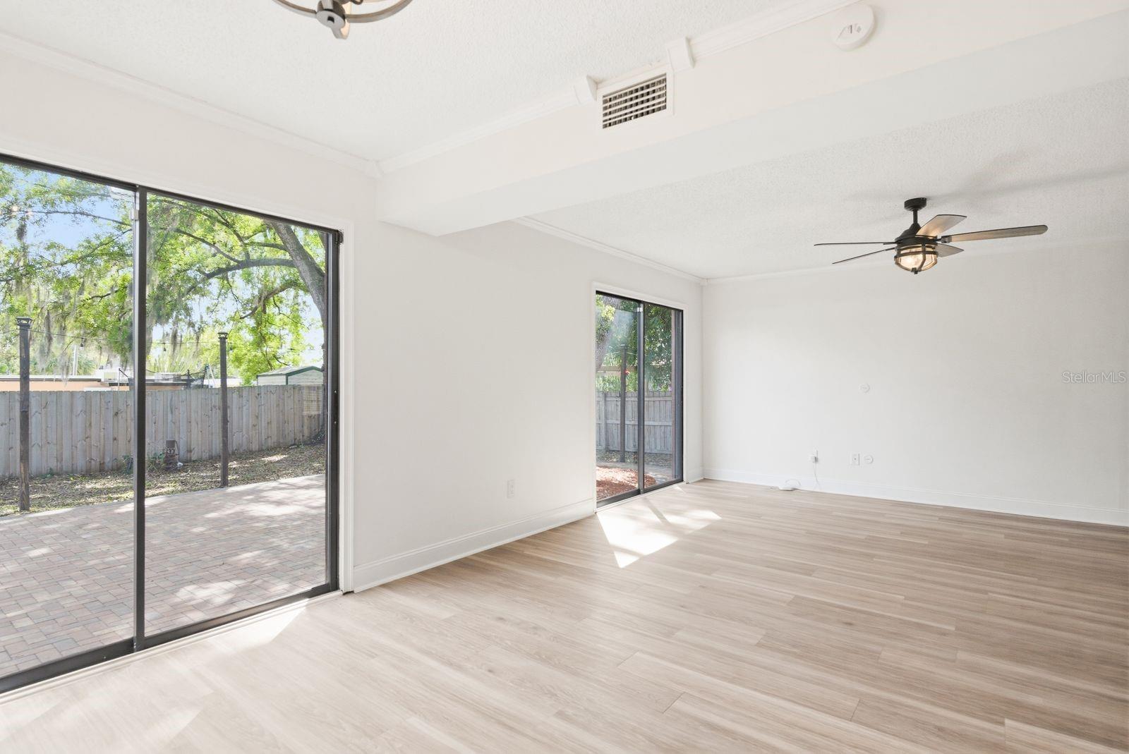 Image 15 of 45 For 2204 Howard Lane