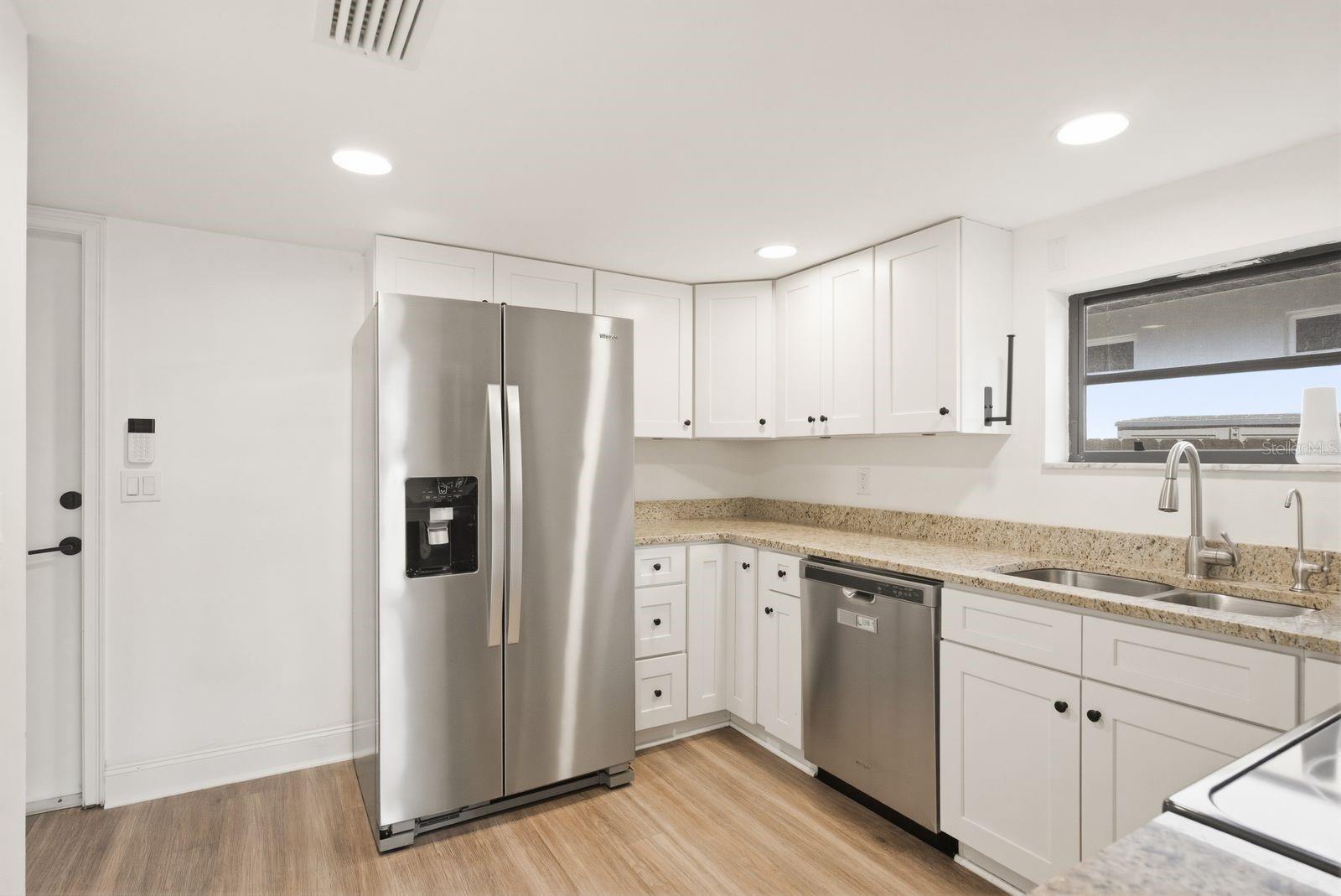 Image 16 of 45 For 2204 Howard Lane