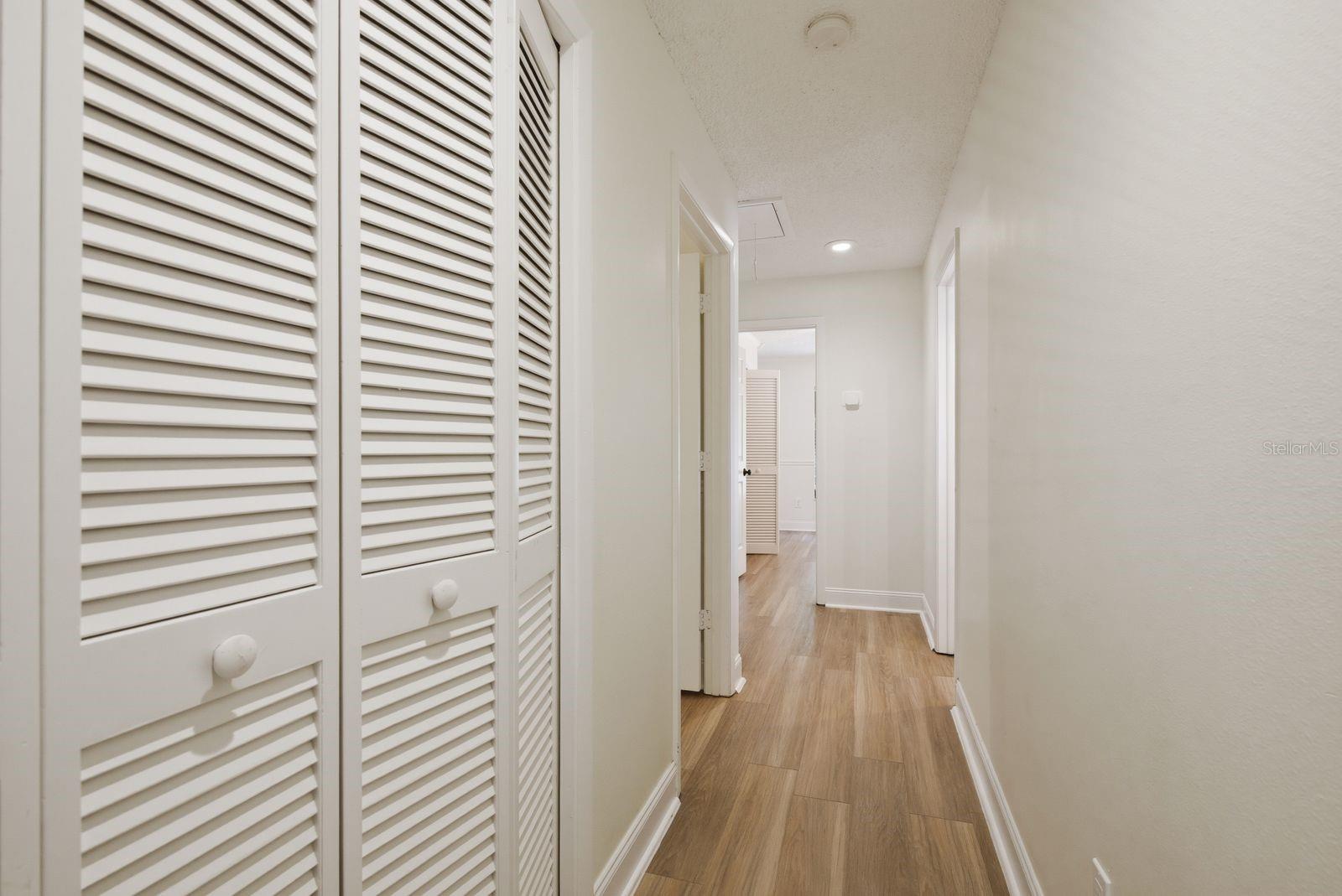 Image 20 of 45 For 2204 Howard Lane