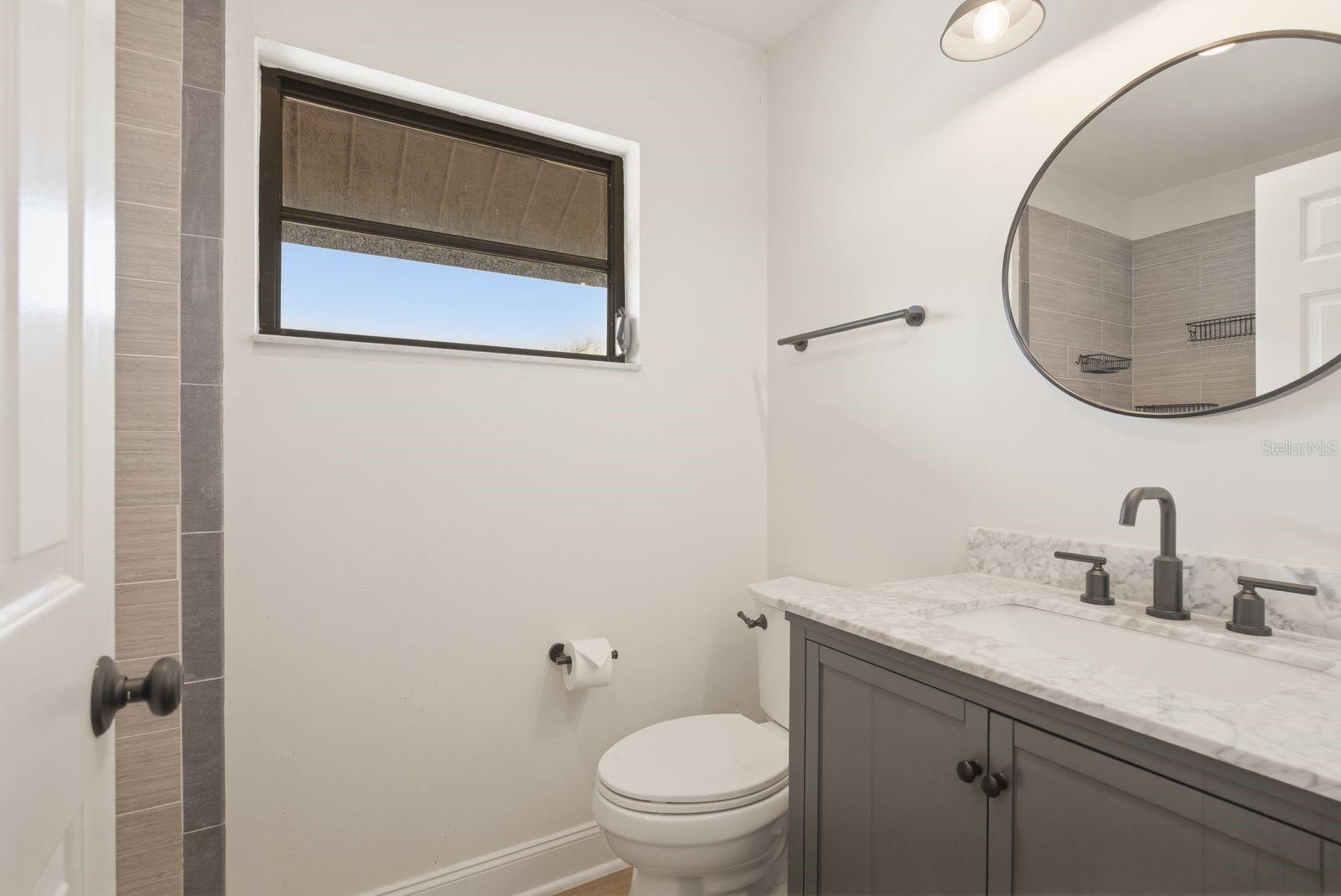 Image 22 of 45 For 2204 Howard Lane