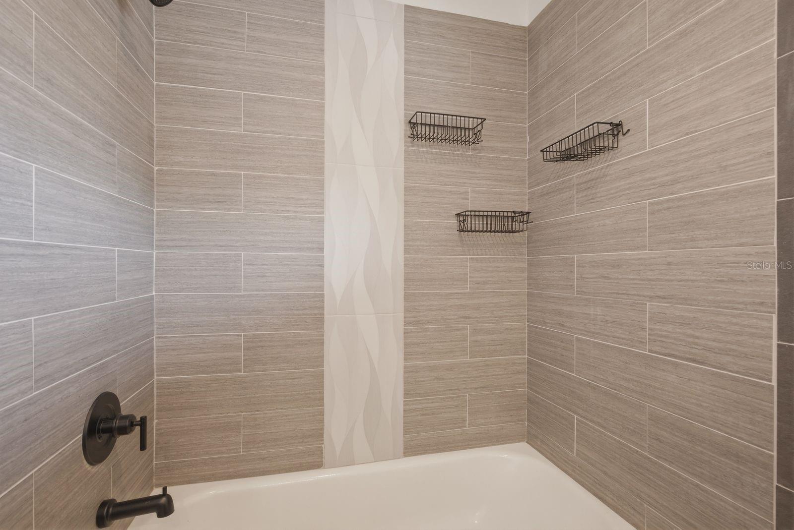 Image 23 of 45 For 2204 Howard Lane