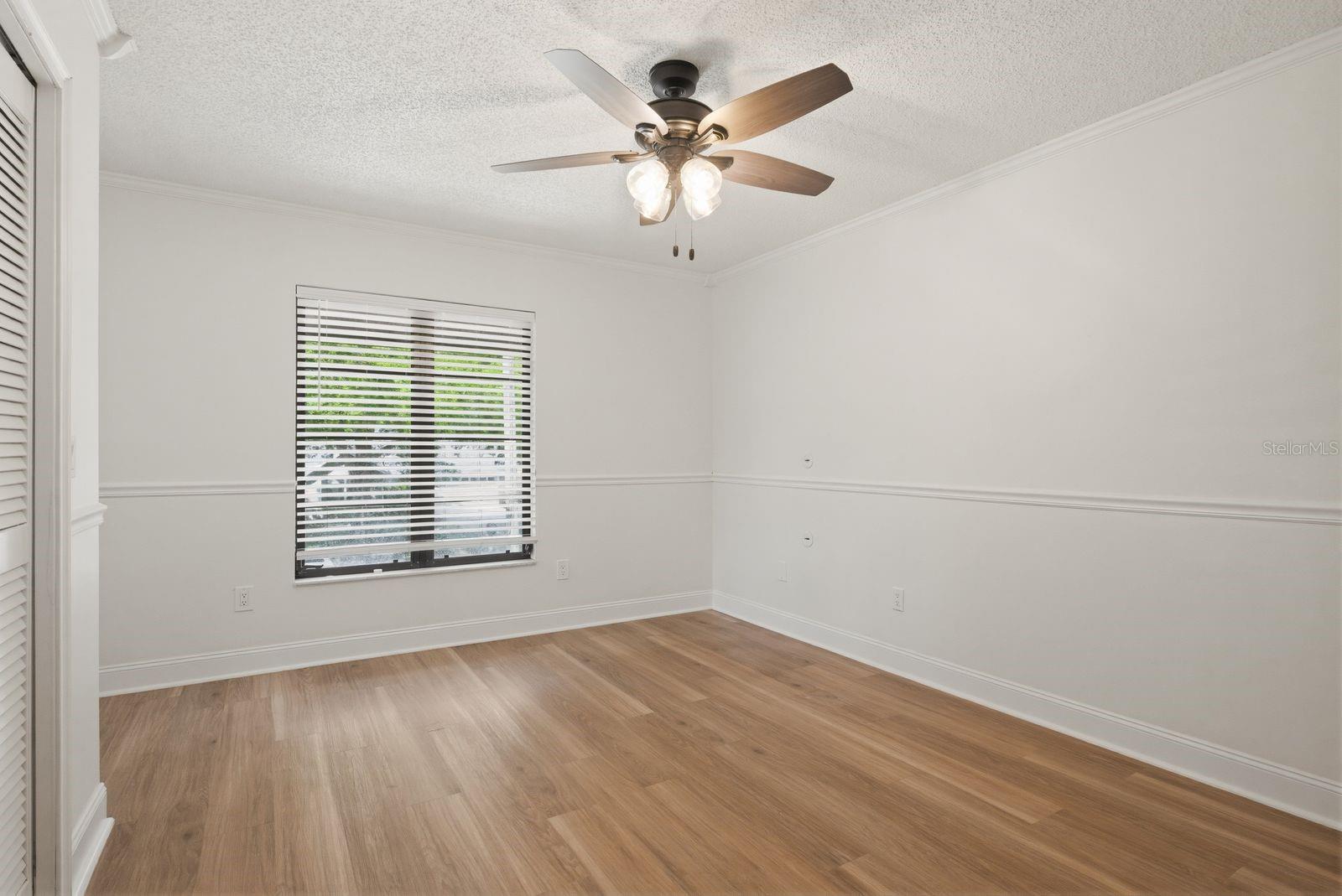 Image 24 of 45 For 2204 Howard Lane