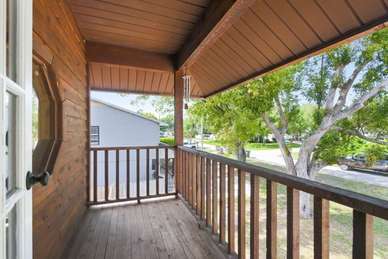 Image 26 of 45 For 2204 Howard Lane