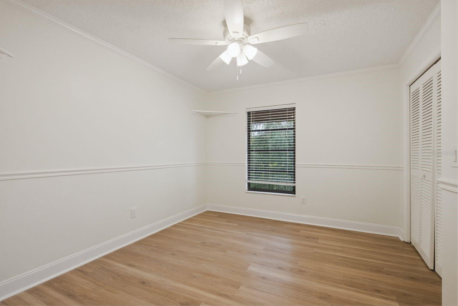 Image 27 of 45 For 2204 Howard Lane