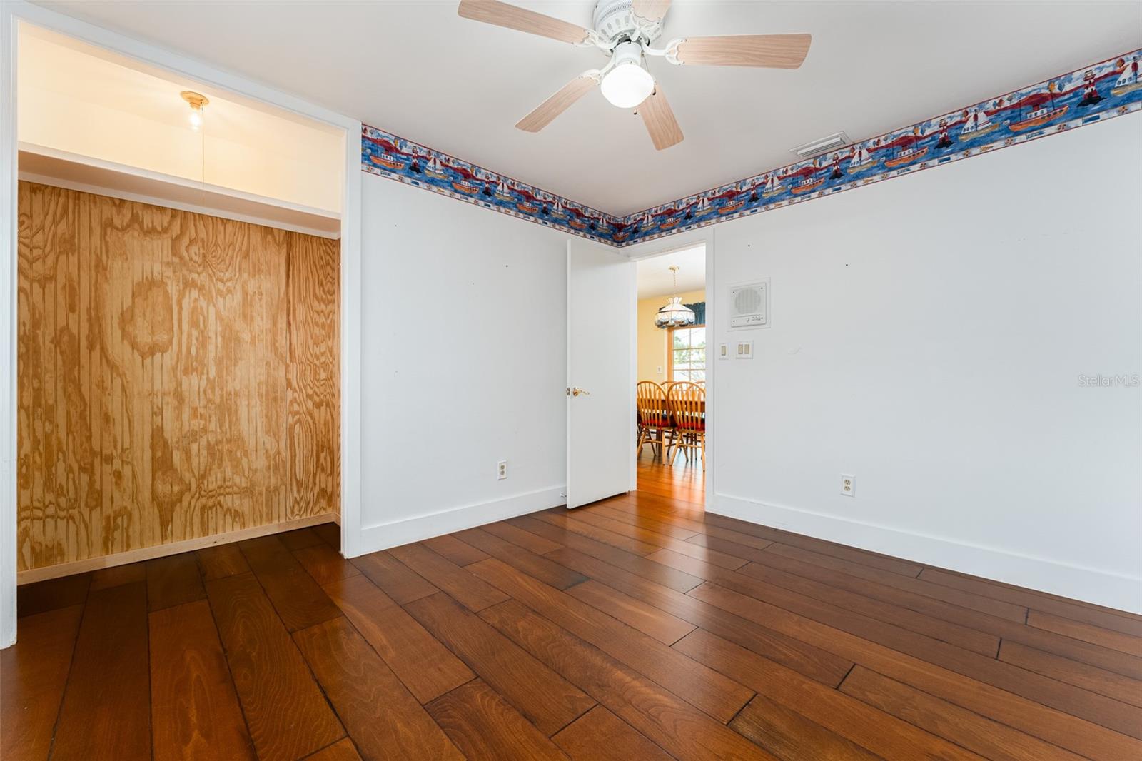 Image 21 of 41 For 2203 Vina Del Mar Boulevard