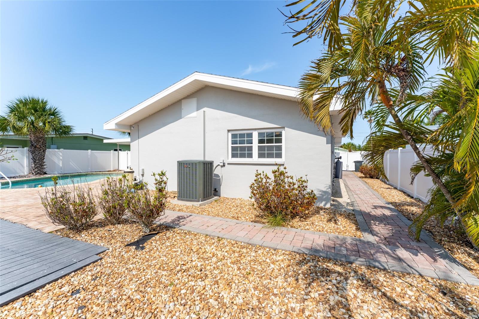 Image 29 of 41 For 2203 Vina Del Mar Boulevard