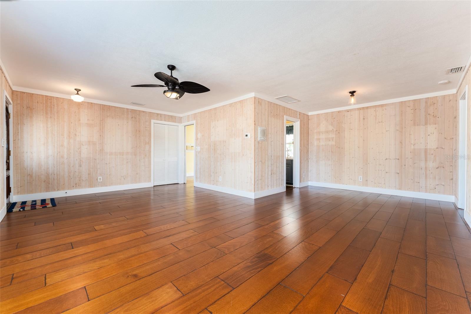 Image 7 of 41 For 2203 Vina Del Mar Boulevard