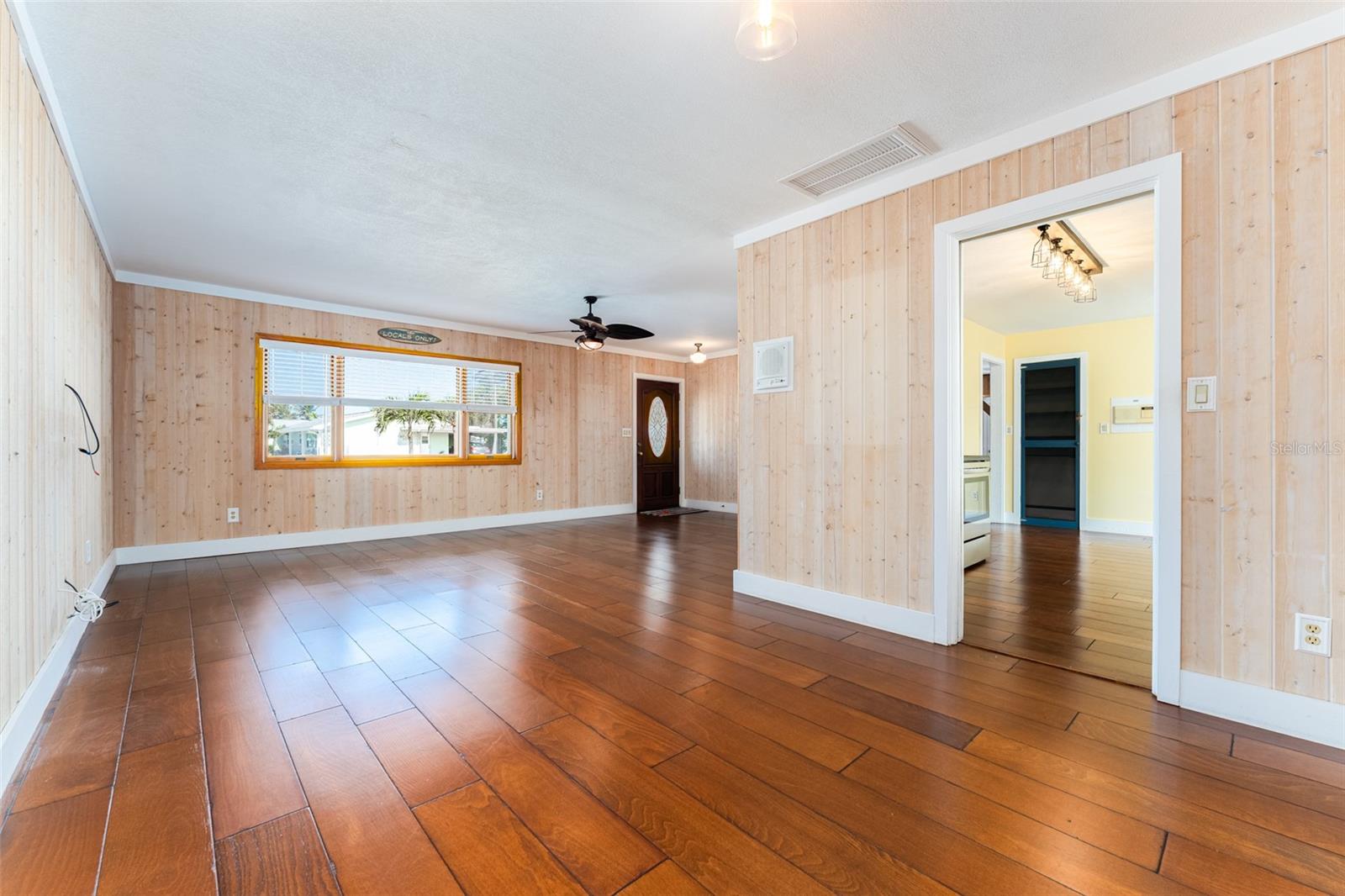 Image 8 of 41 For 2203 Vina Del Mar Boulevard