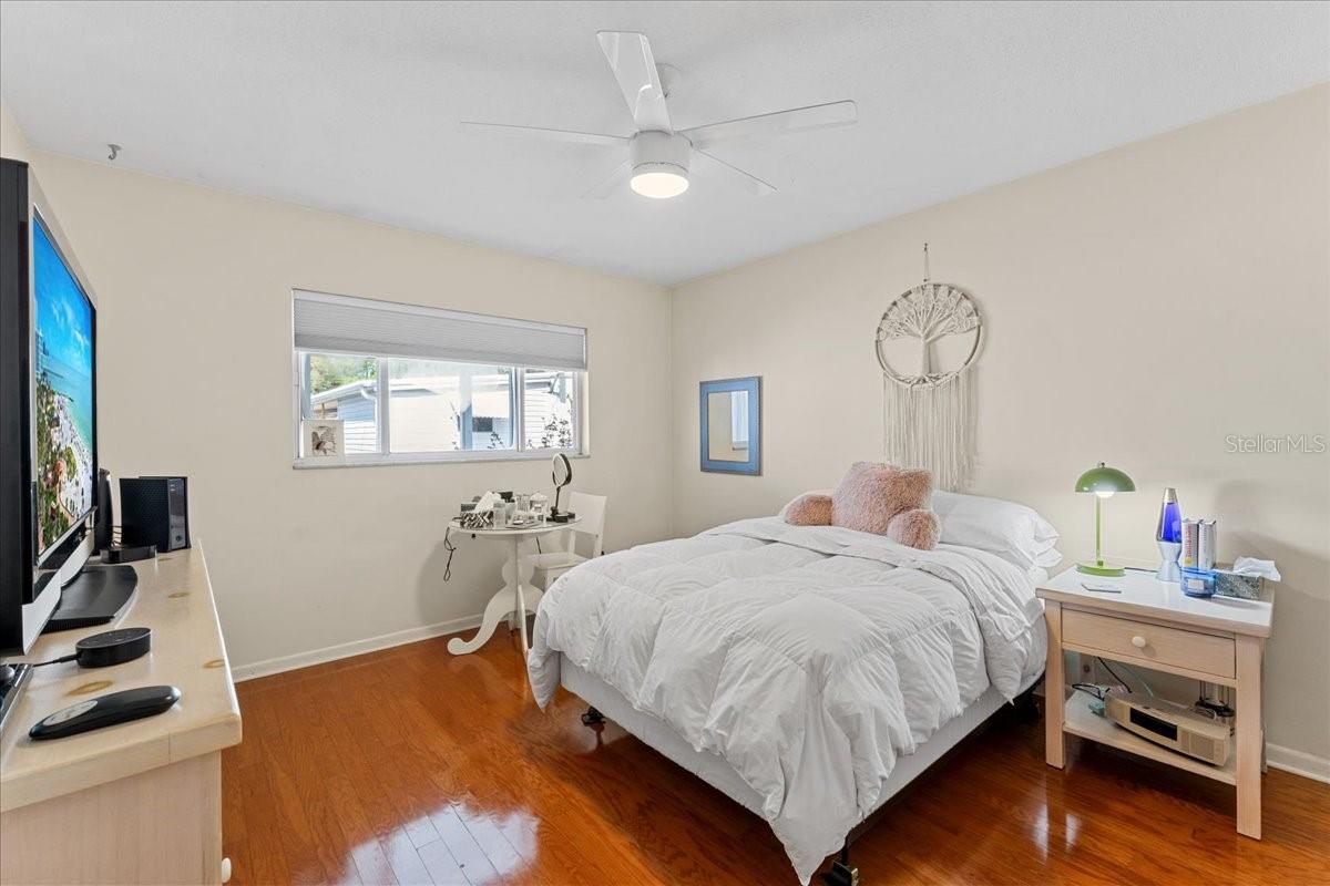 Image 17 of 35 For 266 Sky Loch Drive W