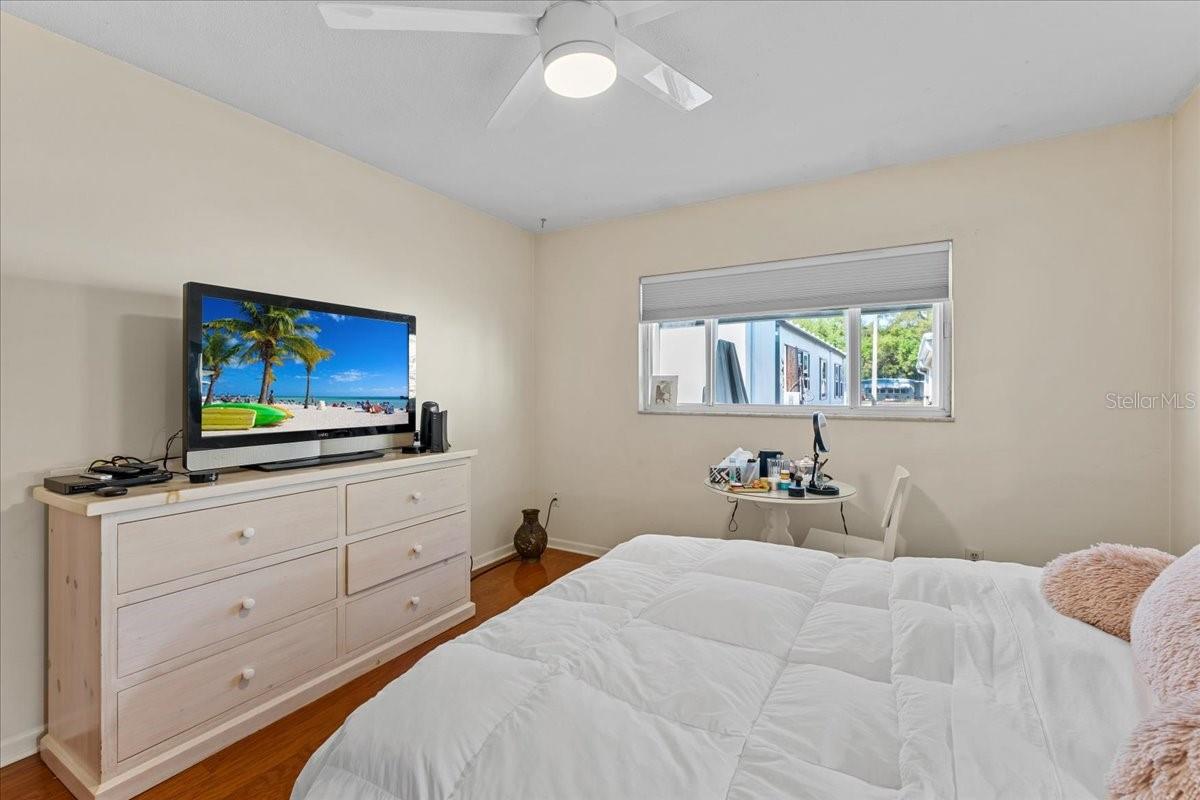 Image 18 of 35 For 266 Sky Loch Drive W