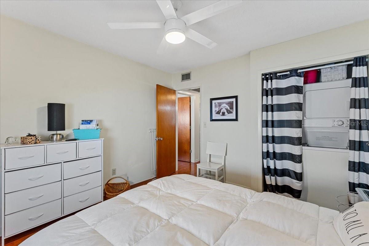 Image 24 of 35 For 266 Sky Loch Drive W