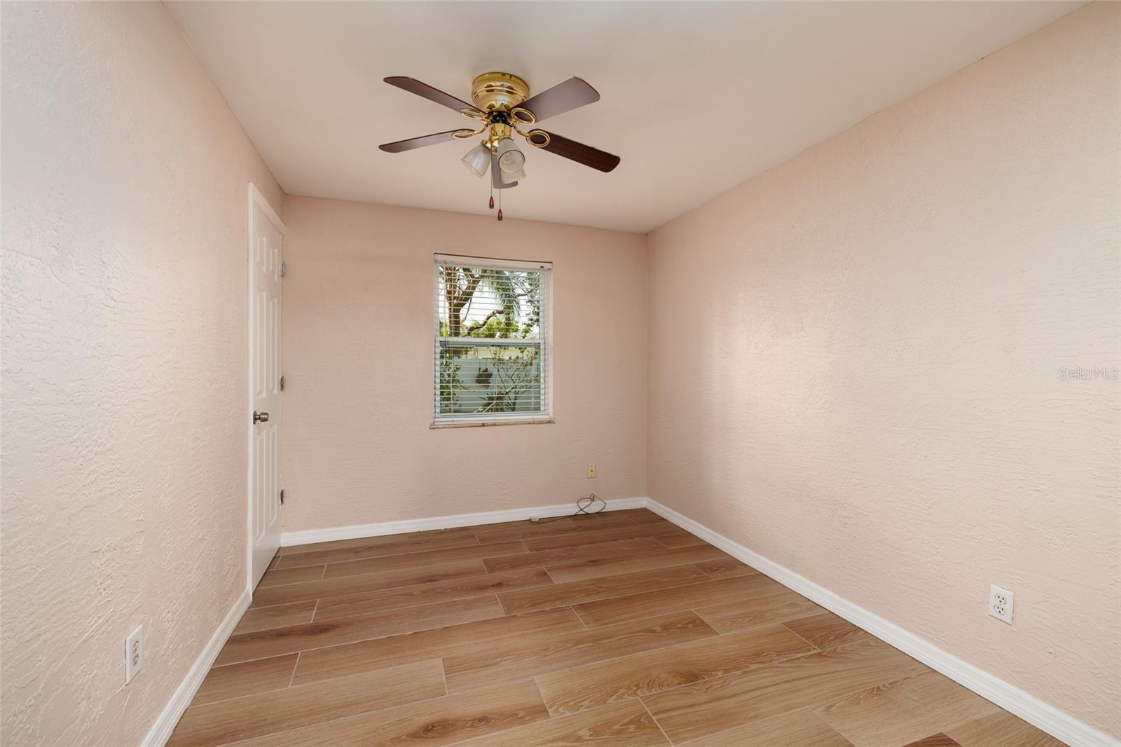 Image 11 of 46 For 4804 29th Avenue S