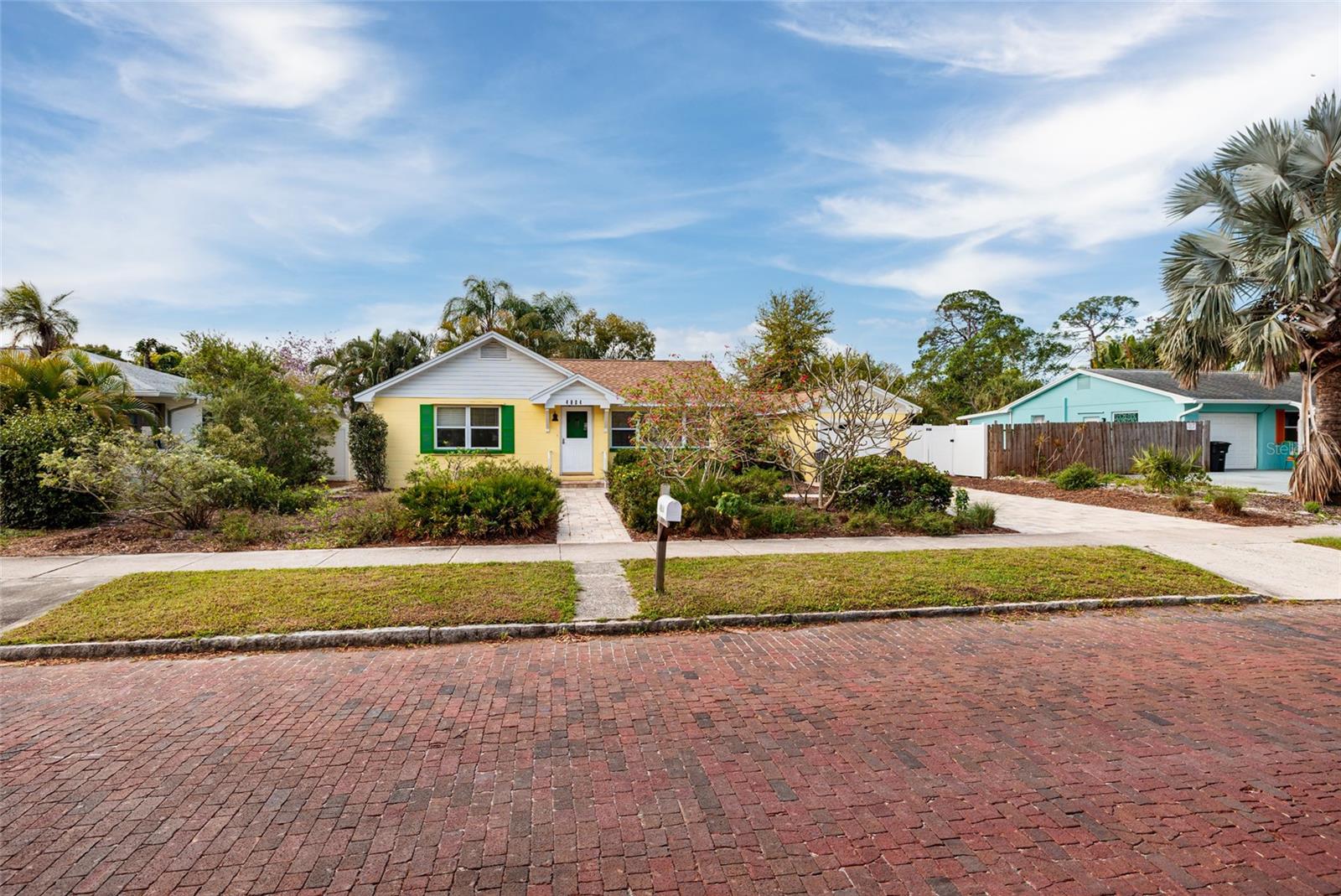 Image 2 of 46 For 4804 29th Avenue S