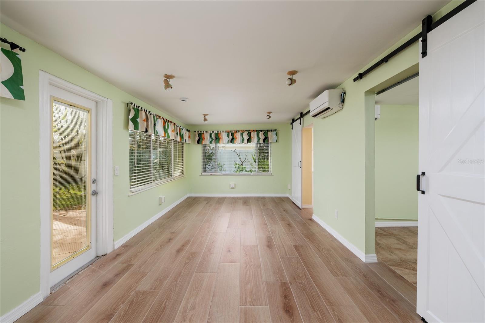 Image 21 of 46 For 4804 29th Avenue S