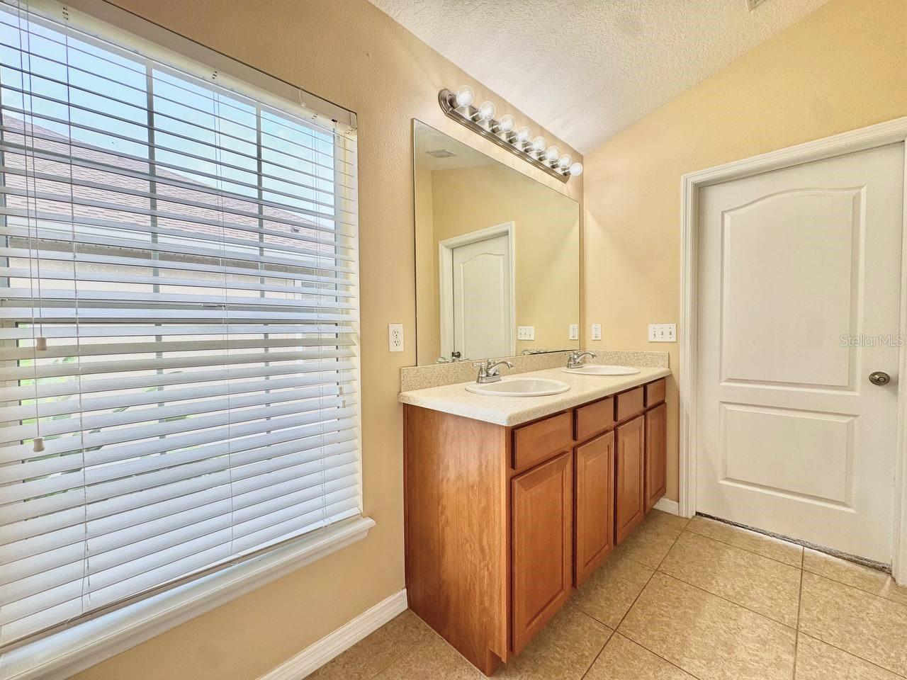 Image 13 of 20 For 7001 Interbay Boulevard 229