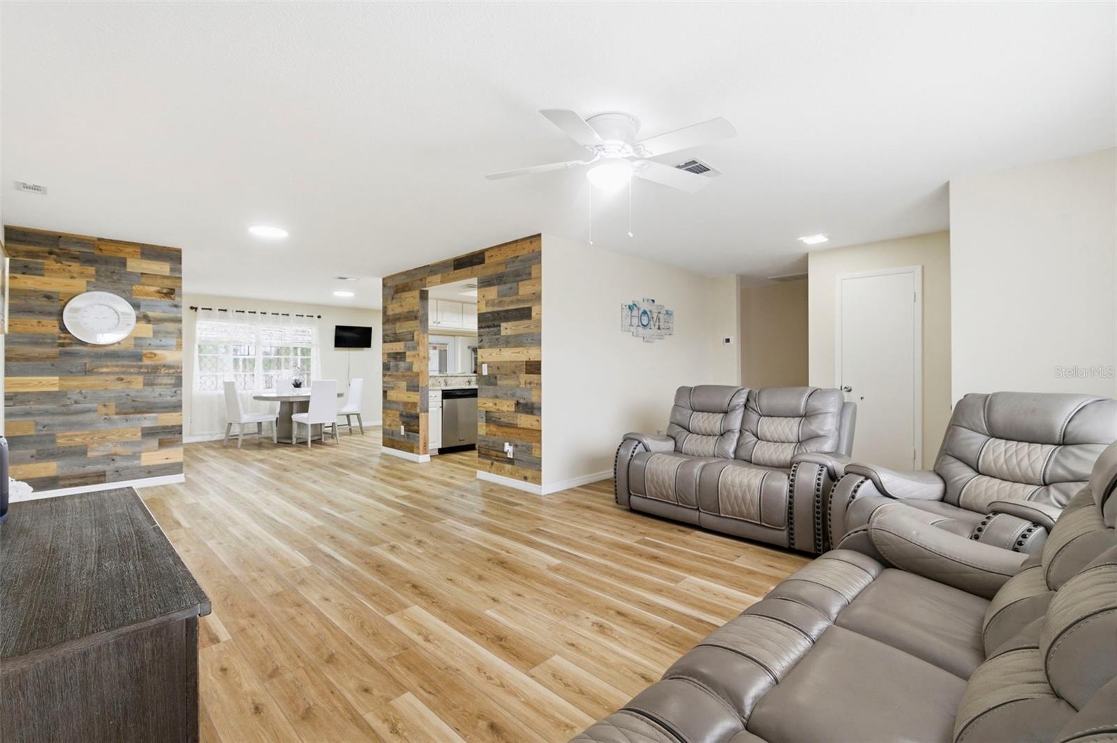 Image 16 of 72 For 3022 Jackson Drive