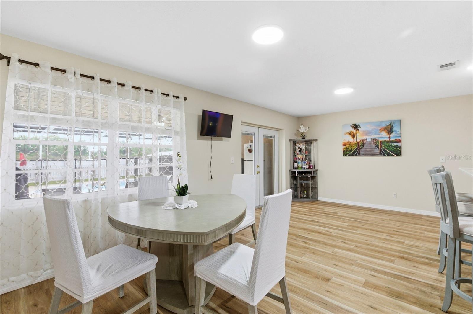 Image 19 of 72 For 3022 Jackson Drive