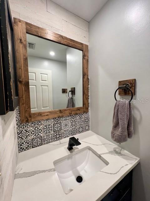 Image 16 of 25 For 834 Hillside Drive