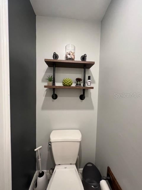 Image 17 of 25 For 834 Hillside Drive