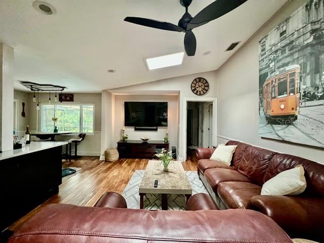 Image 4 of 25 For 834 Hillside Drive