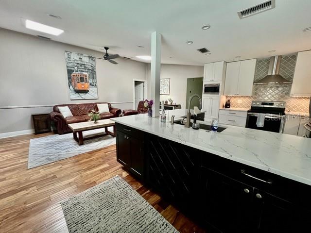 Image 5 of 25 For 834 Hillside Drive