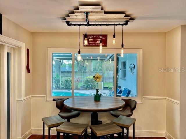 Image 7 of 25 For 834 Hillside Drive