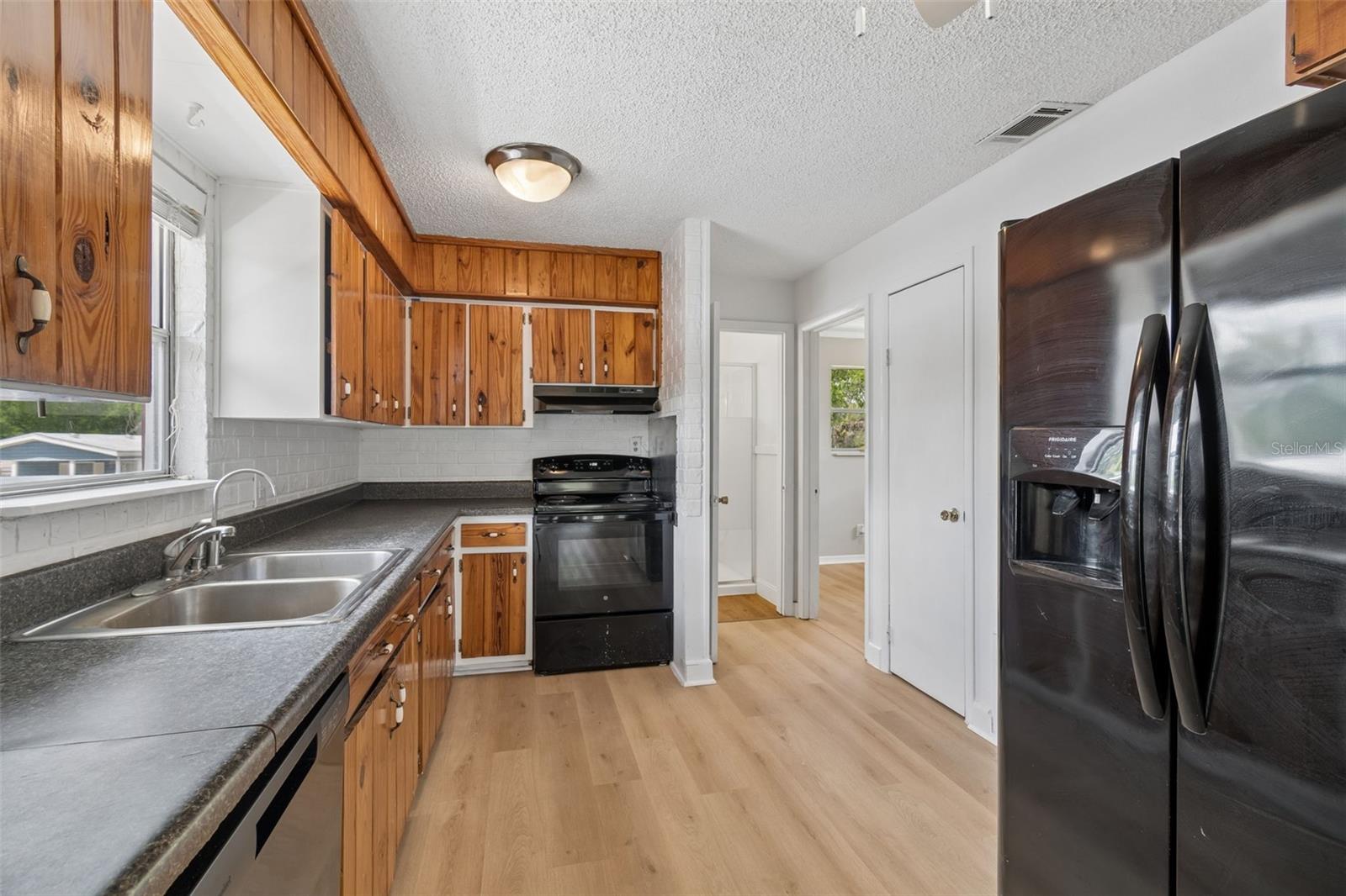 Image 13 of 23 For 11945 Wanda Avenue