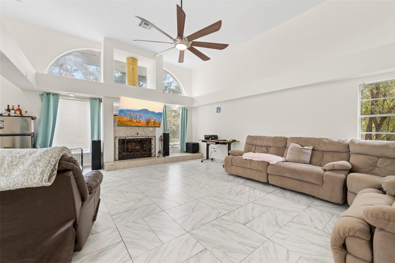 Image 20 of 54 For 348 Florian Way