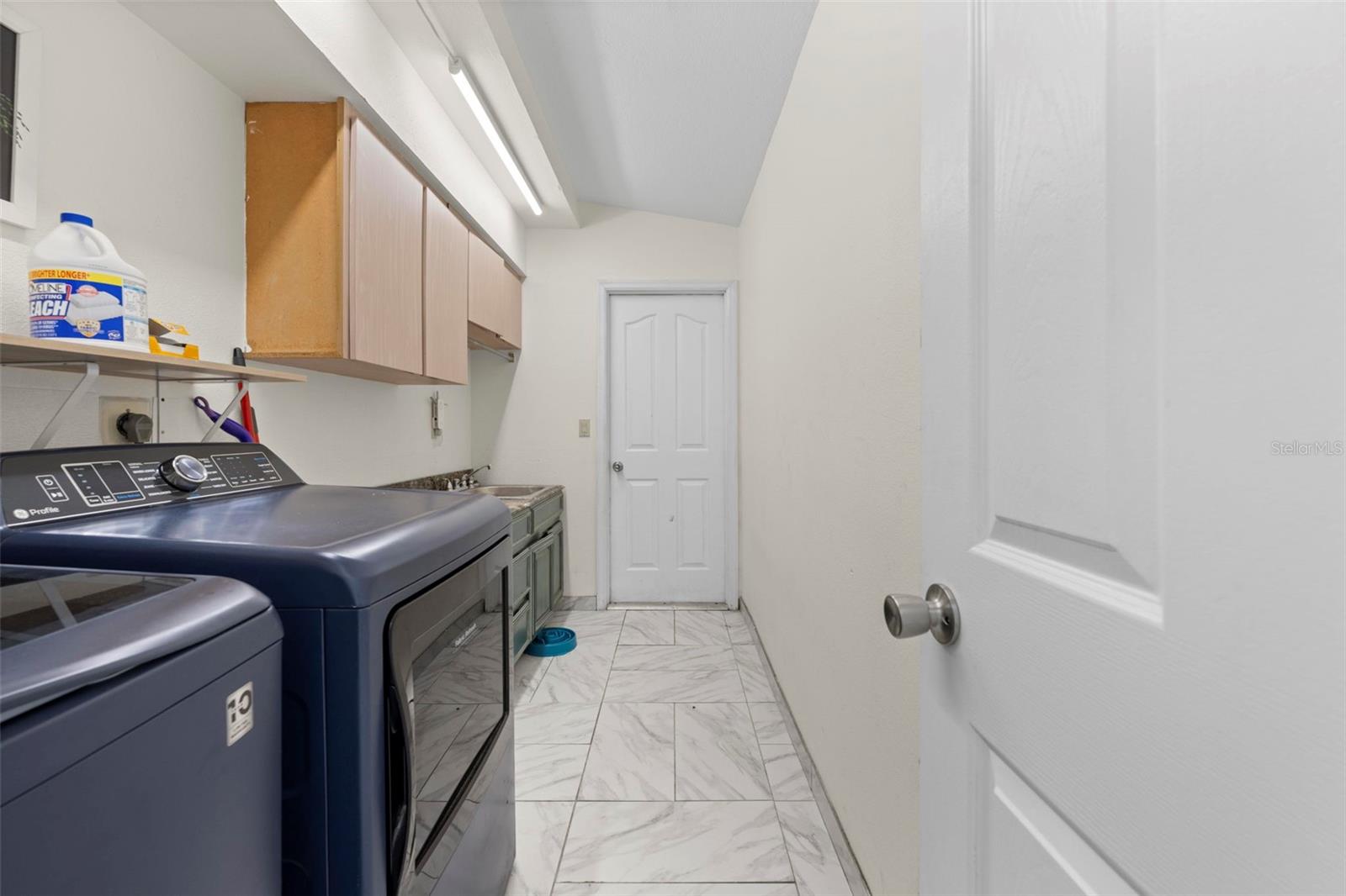 Image 7 of 54 For 348 Florian Way