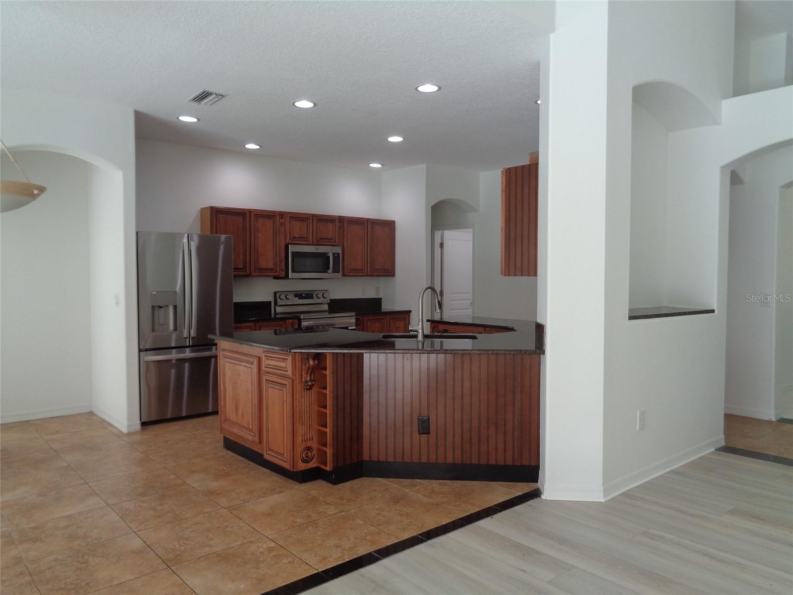 Image 14 of 47 For 6102 Savoy Circle