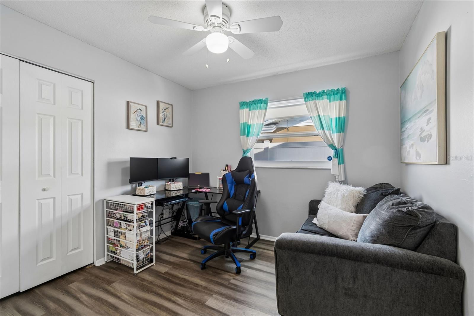 Image 16 of 31 For 6882 62nd Avenue N